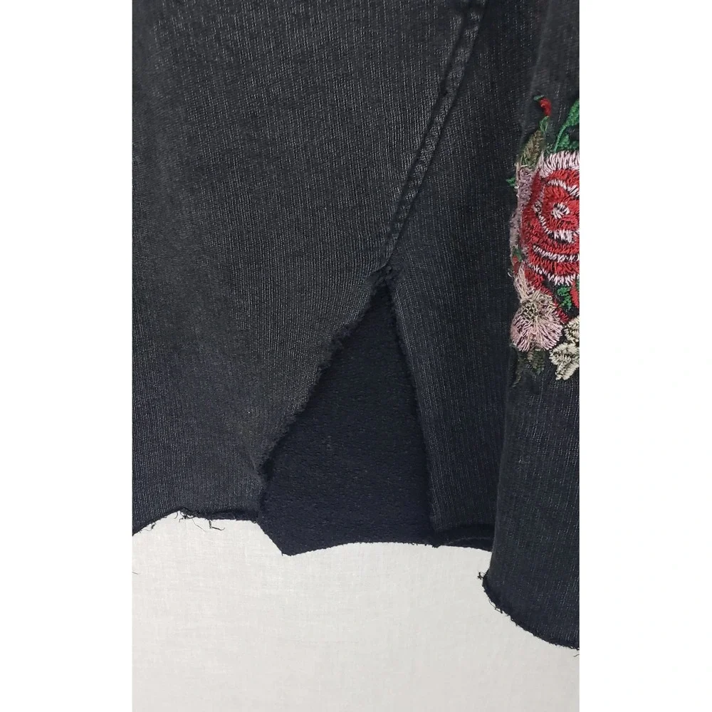 Lucky Brand Charcoal Gray Embroidered Rose Sweatshirt L Casual Boho Grunge - Picture 4 of 10